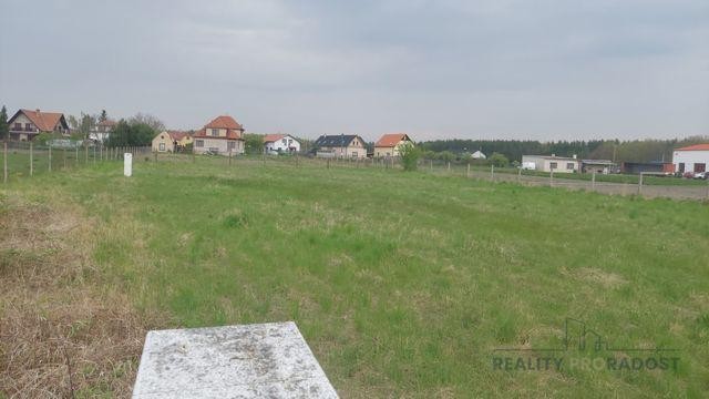 Prodej stavebního pozemku 968m2 Dřísy