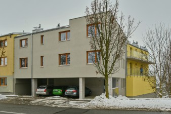 Pronájem novostavby kompletně vybaveného, zařízeného, třípokojového bytu o výměře 81,8 m2